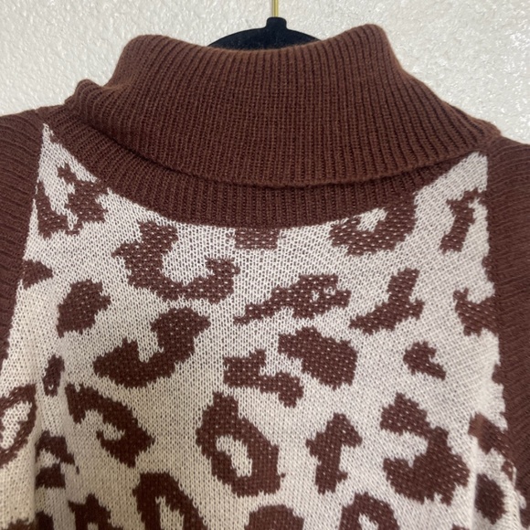 Cold Shoulder Leopard Boho Turtle Neck Mock Off Boho Hipster Winter Hip Blouse - Picture 2 of 6